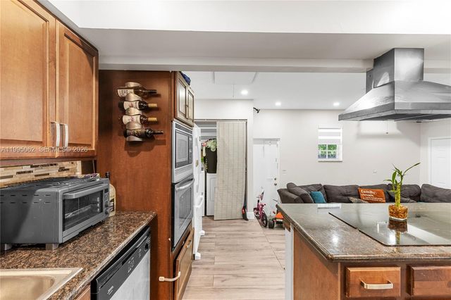 6330 Funston St, Hollywood, FL 33023