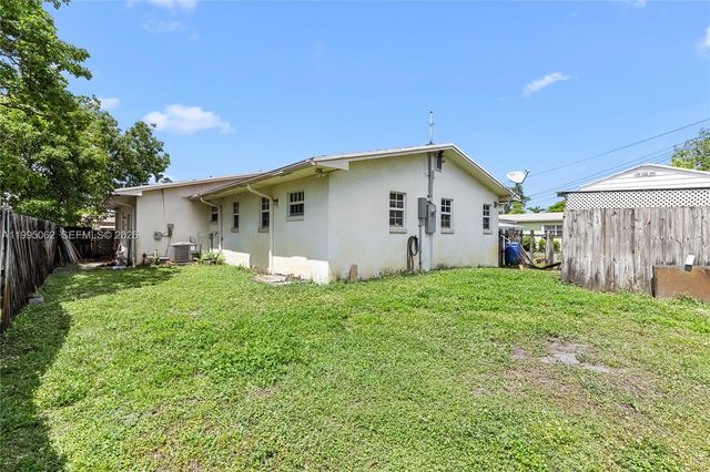 6330 Funston St, Hollywood, FL 33023
