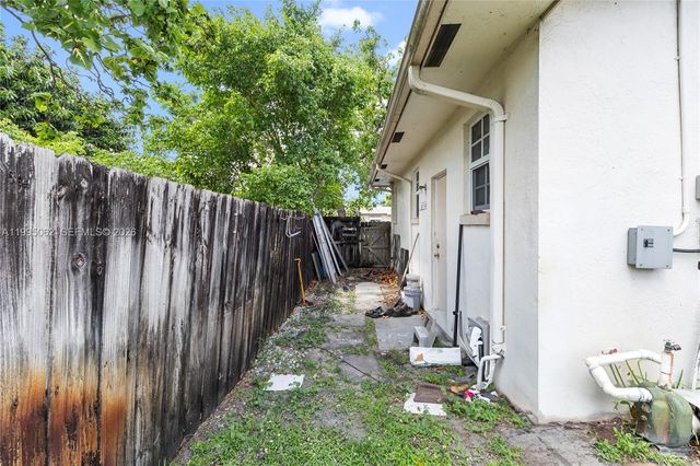 6330 Funston St, Hollywood, FL 33023