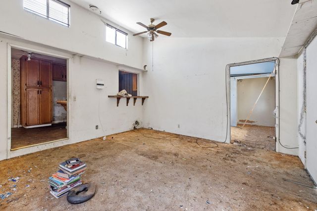 1019 E Laurel Avenue, Visalia, CA 93292