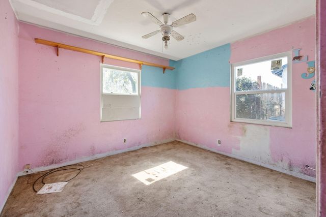 1019 E Laurel Avenue, Visalia, CA 93292