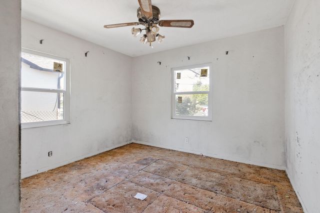 1019 E Laurel Avenue, Visalia, CA 93292