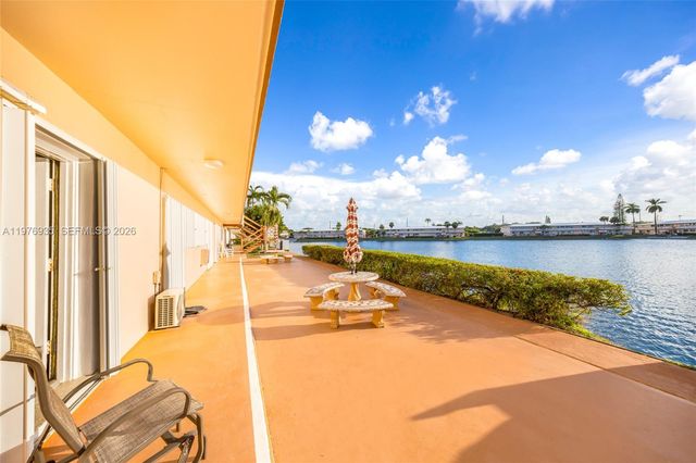 900 SW 10th Ter 8S, Hallandale Beach, FL 33009