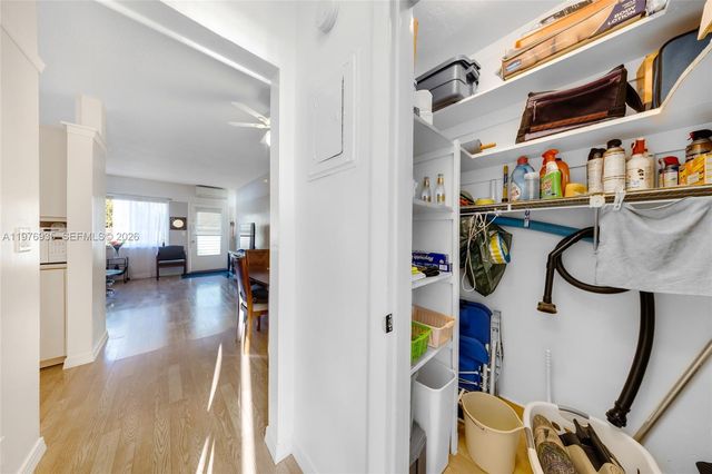 900 SW 10th Ter 8S, Hallandale Beach, FL 33009