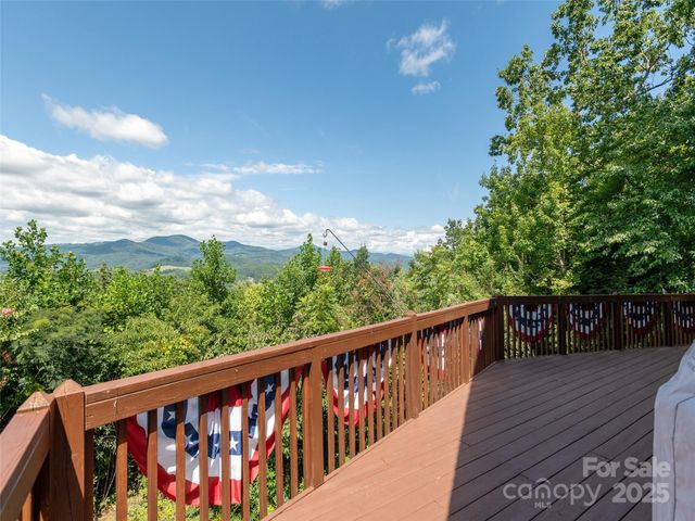 50 Bald Ridge Road, Hendersonville, NC 28792