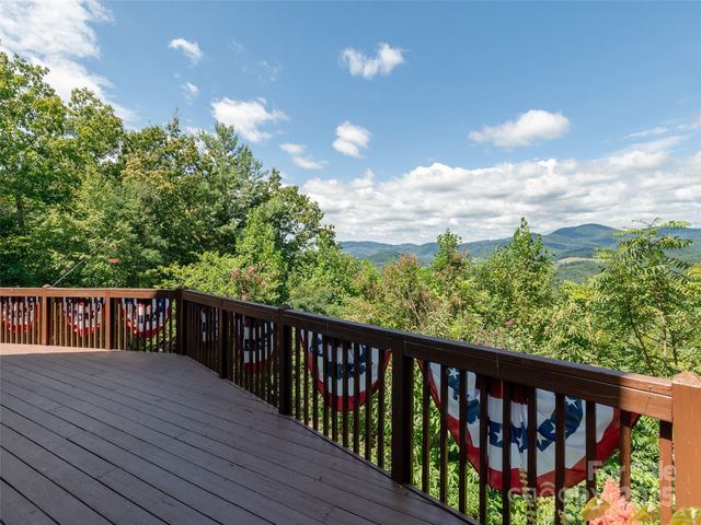 50 Bald Ridge Road, Hendersonville, NC 28792