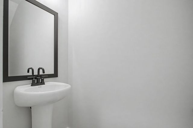 3600 Heartland Dr, Columbia, TN 38401