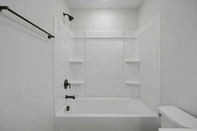 3600 Heartland Dr, Columbia, TN 38401