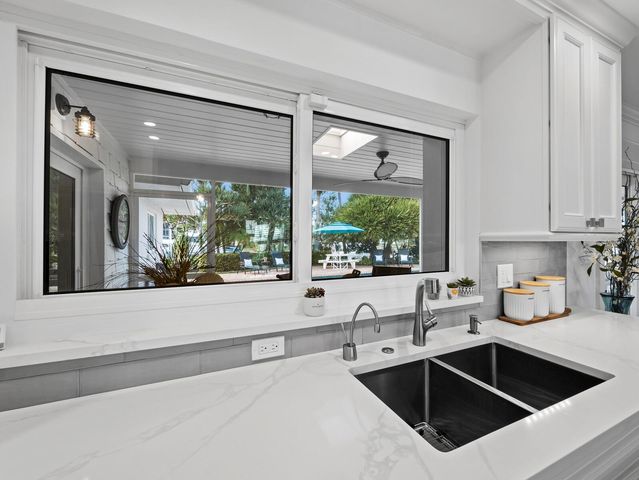 513 OUTRIGGER LANE, Longboat Key, FL 34228