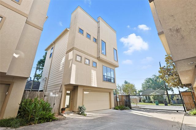 1105 W 21st Street A, Houston, TX 77008