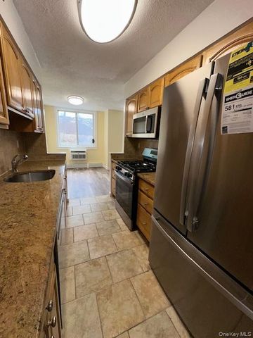 14 Nosband Avenue 1j, White Plains, NY 10605