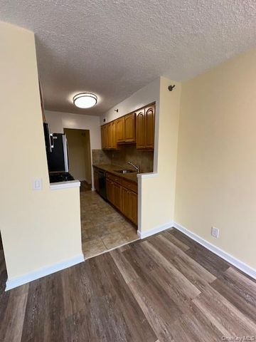 14 Nosband Avenue 1j, White Plains, NY 10605