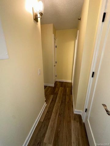 14 Nosband Avenue 1j, White Plains, NY 10605