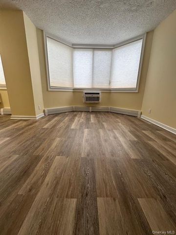 14 Nosband Avenue 1j, White Plains, NY 10605