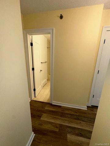 14 Nosband Avenue 1j, White Plains, NY 10605