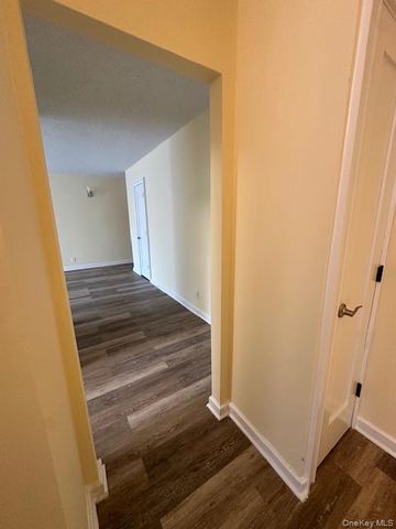 14 Nosband Avenue 1j, White Plains, NY 10605