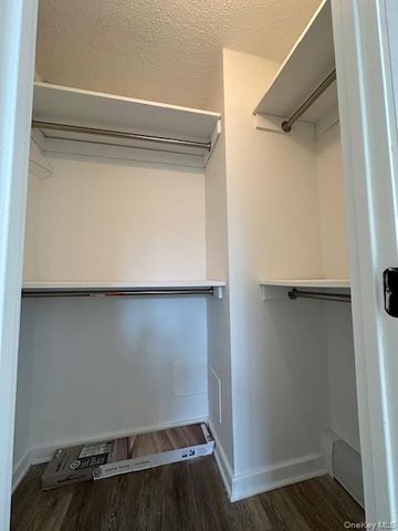 14 Nosband Avenue 1j, White Plains, NY 10605