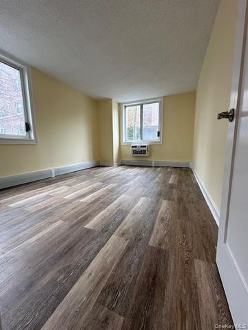 14 Nosband Avenue 1j, White Plains, NY 10605