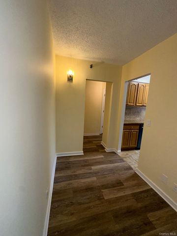 14 Nosband Avenue 1j, White Plains, NY 10605