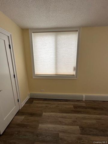 14 Nosband Avenue 1j, White Plains, NY 10605