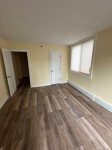 14 Nosband Avenue 1j, White Plains, NY 10605