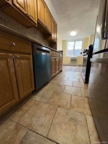 14 Nosband Avenue 1j, White Plains, NY 10605