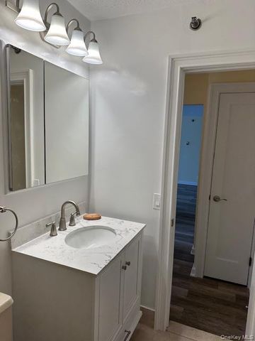 14 Nosband Avenue 1j, White Plains, NY 10605