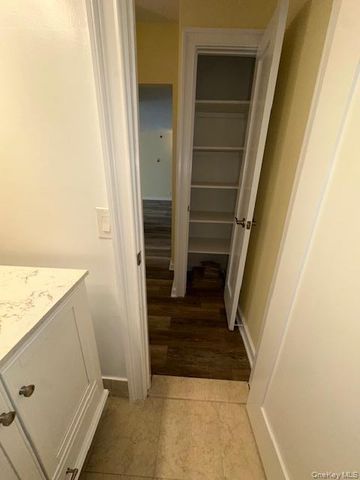 14 Nosband Avenue 1j, White Plains, NY 10605