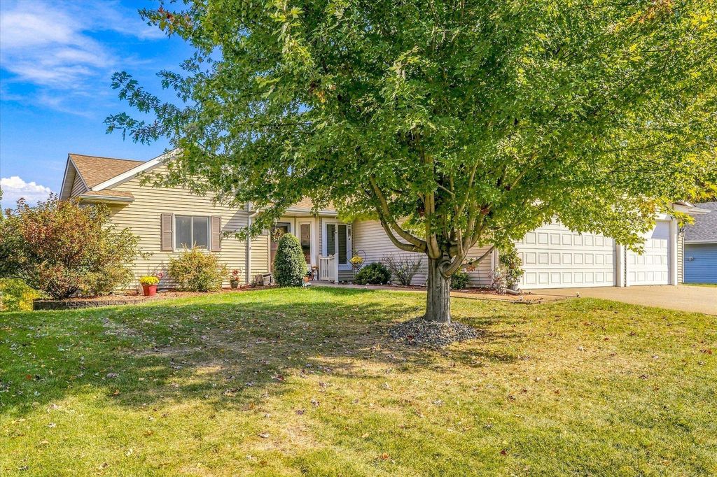 5900 259th Street, Wyoming, MN 55092 — exterior