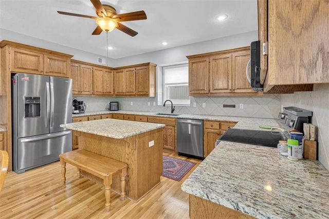 150 Cherry Hills Circle, Gardner, KS 66030