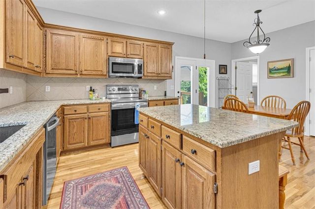 150 Cherry Hills Circle, Gardner, KS 66030