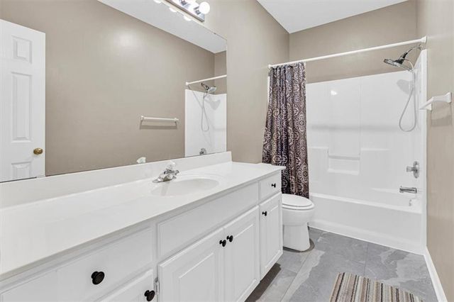 150 Cherry Hills Circle, Gardner, KS 66030