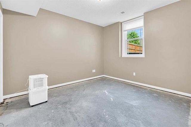 150 Cherry Hills Circle, Gardner, KS 66030
