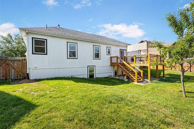 150 Cherry Hills Circle, Gardner, KS 66030