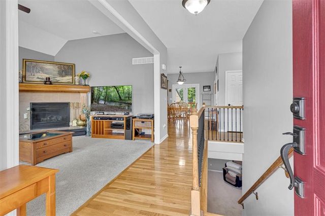 150 Cherry Hills Circle, Gardner, KS 66030