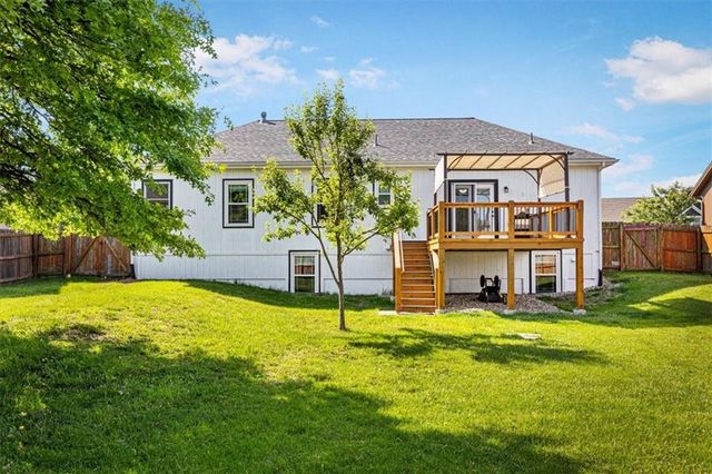 150 Cherry Hills Circle, Gardner, KS 66030