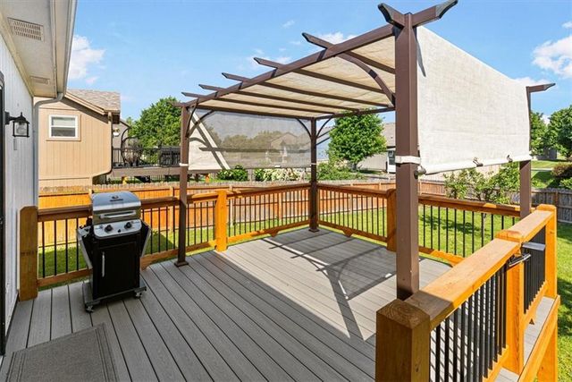 150 Cherry Hills Circle, Gardner, KS 66030