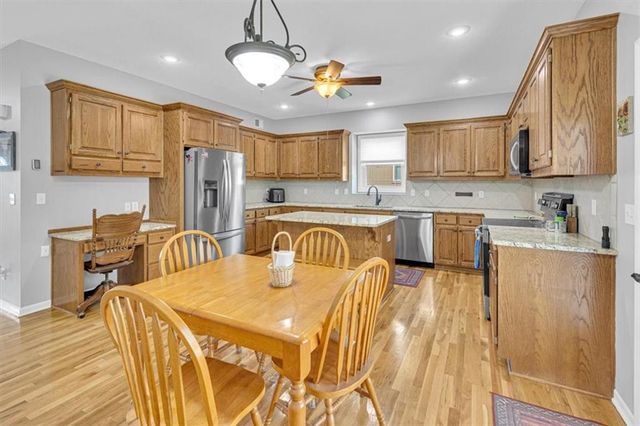 150 Cherry Hills Circle, Gardner, KS 66030