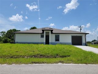 886 Milwaukee BLVD, Lehigh Acres, FL 33974