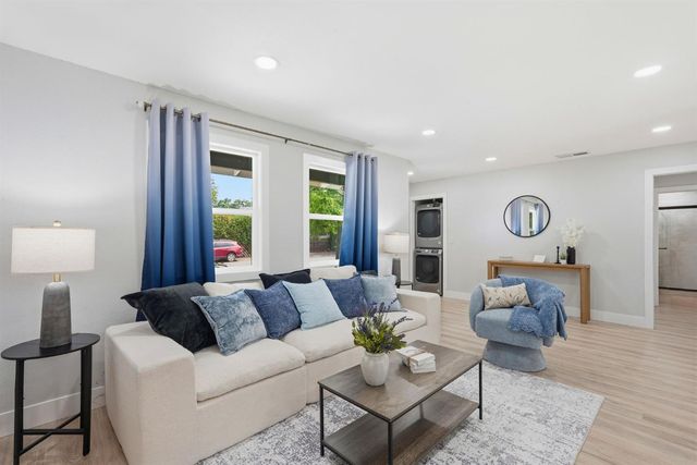 7636 Linden Ave, Citrus Heights, CA 95610