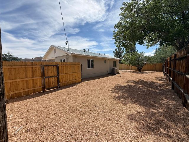 3741 San Isidro Street NW, Albuquerque, NM 87107