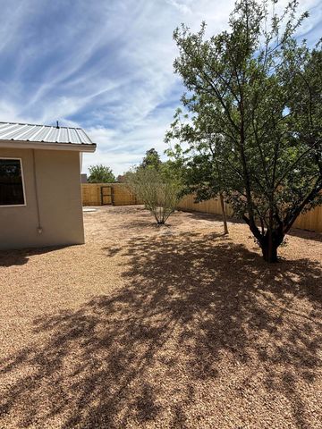 3741 San Isidro Street NW, Albuquerque, NM 87107