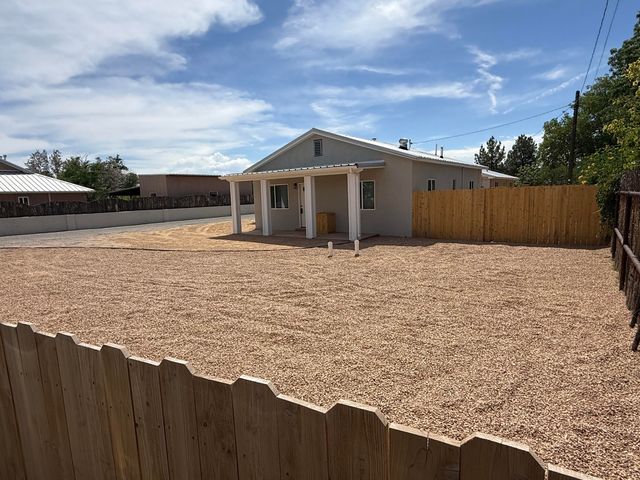 3741 San Isidro Street NW, Albuquerque, NM 87107