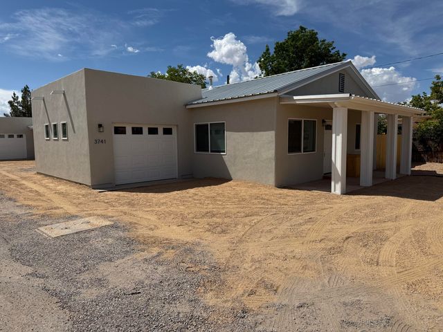 3741 San Isidro Street NW, Albuquerque, NM 87107