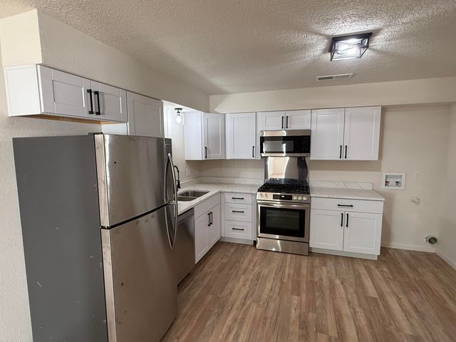 3741 San Isidro Street NW, Albuquerque, NM 87107