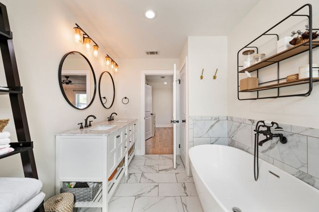 504 Main Street, Roanoke, TX 76262