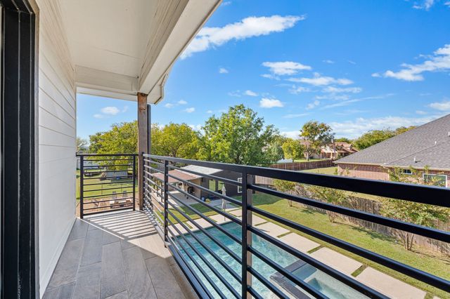 504 Main Street, Roanoke, TX 76262