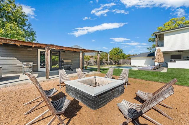 504 Main Street, Roanoke, TX 76262