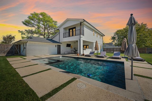 504 Main Street, Roanoke, TX 76262