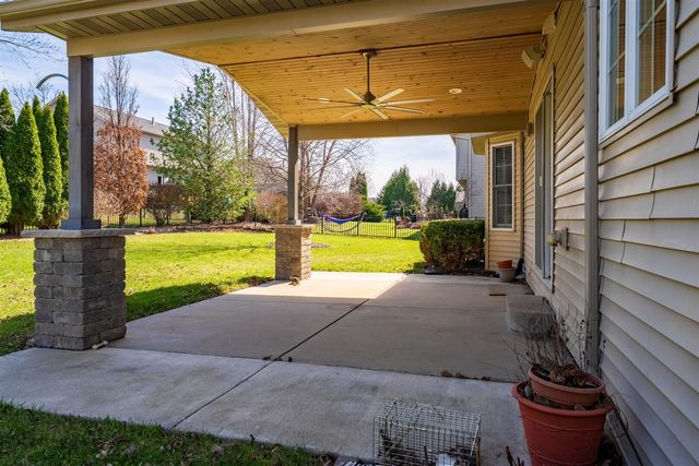 2510 Crooked Creek Road, Bloomington, IL 61705